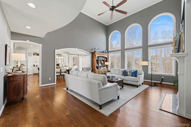 6641 Shadydale Drive, Shelby Charter Township, MI 48316