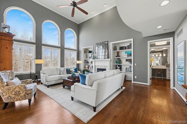 6641 Shadydale Drive, Shelby Charter Township, MI 48316