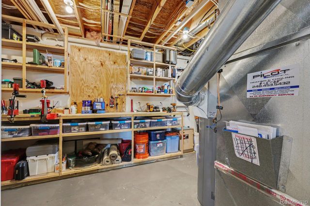 6641 Shadydale Drive, Shelby Charter Township, MI 48316