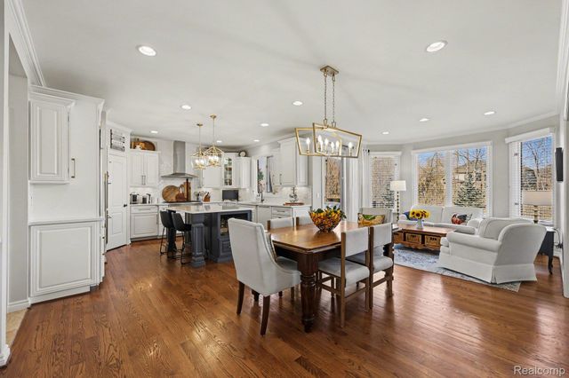 6641 Shadydale Drive, Shelby Charter Township, MI 48316