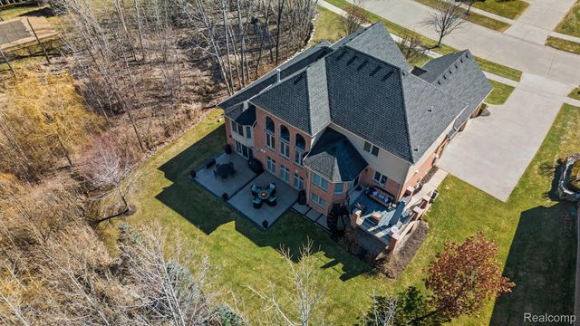 6641 Shadydale Drive, Shelby Charter Township, MI 48316