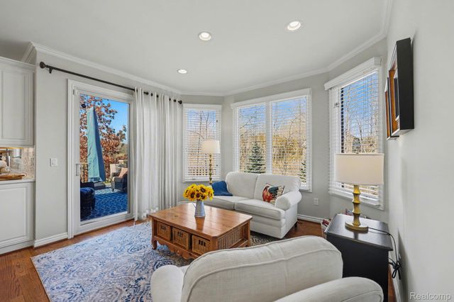 6641 Shadydale Drive, Shelby Charter Township, MI 48316