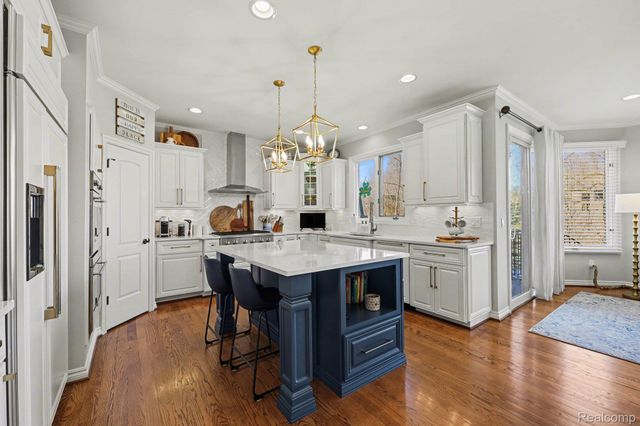 6641 Shadydale Drive, Shelby Charter Township, MI 48316