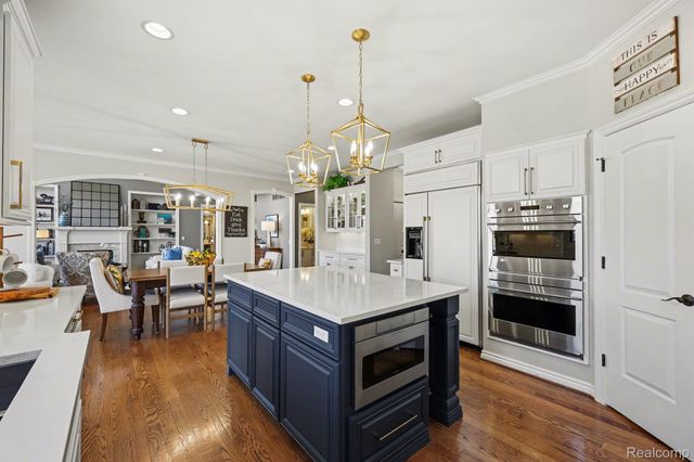 6641 Shadydale Drive, Shelby Charter Township, MI 48316