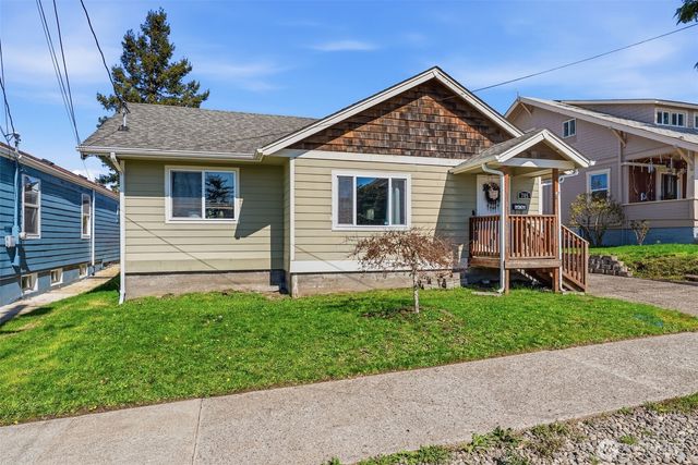 705 Cowlitz Way, Kelso, WA 98626