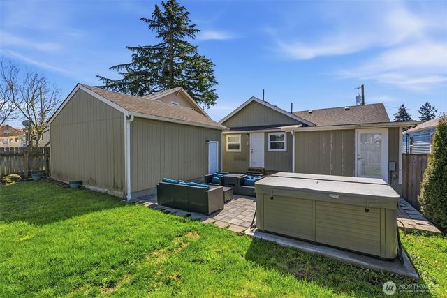 705 Cowlitz Way, Kelso, WA 98626