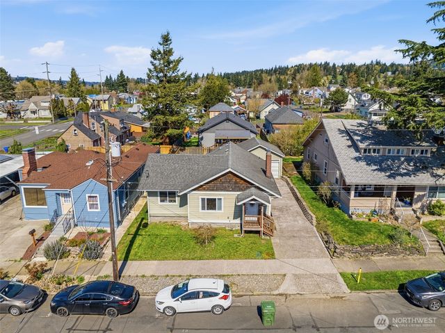 705 Cowlitz Way, Kelso, WA 98626
