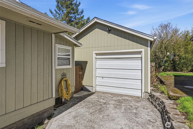 705 Cowlitz Way, Kelso, WA 98626