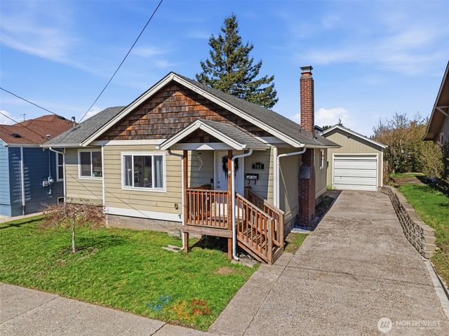 705 Cowlitz Way, Kelso, WA 98626