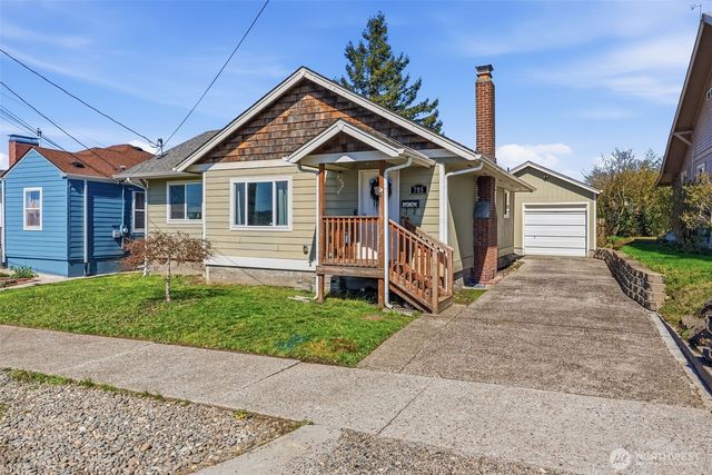 705 Cowlitz Way, Kelso, WA 98626