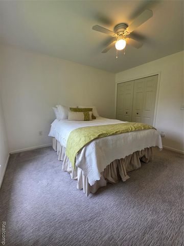 48484 Savoy Court, Utica, MI 48315