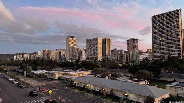 509 University Avenue 504, Honolulu, HI 96826