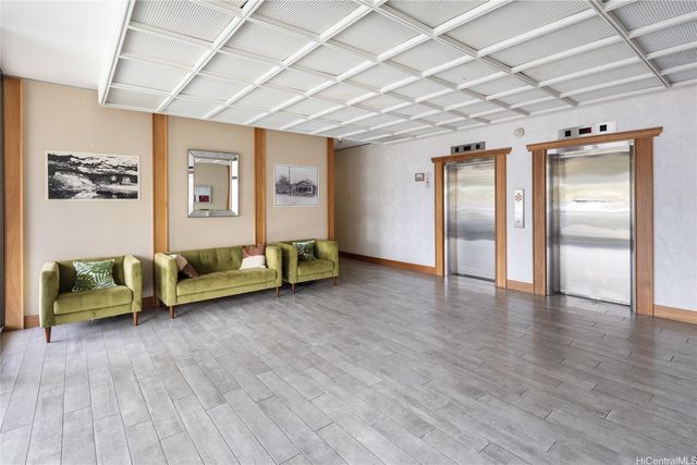 509 University Avenue 504, Honolulu, HI 96826