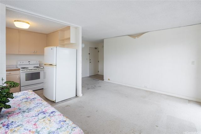 509 University Avenue 504, Honolulu, HI 96826