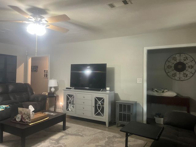 1902 Brookhaven, Deridder, LA 70634