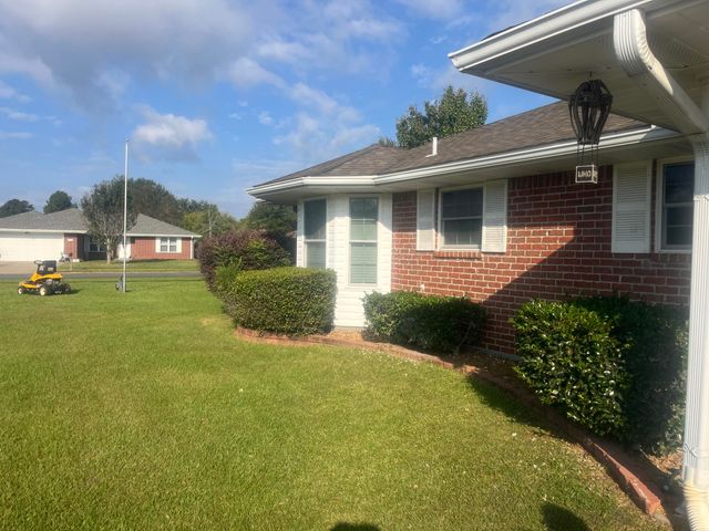 1902 Brookhaven, Deridder, LA 70634