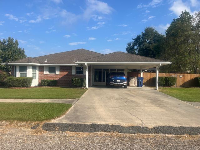 1902 Brookhaven, Deridder, LA 70634