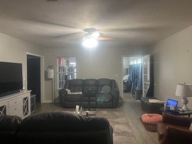 1902 Brookhaven, Deridder, LA 70634