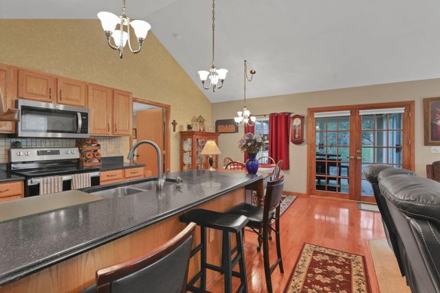 2018 Farmbrook Circle N, Grove City, OH 43123