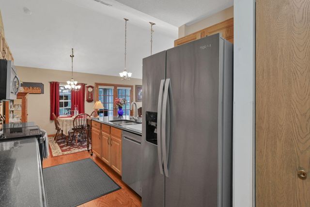 2018 Farmbrook Circle N, Grove City, OH 43123