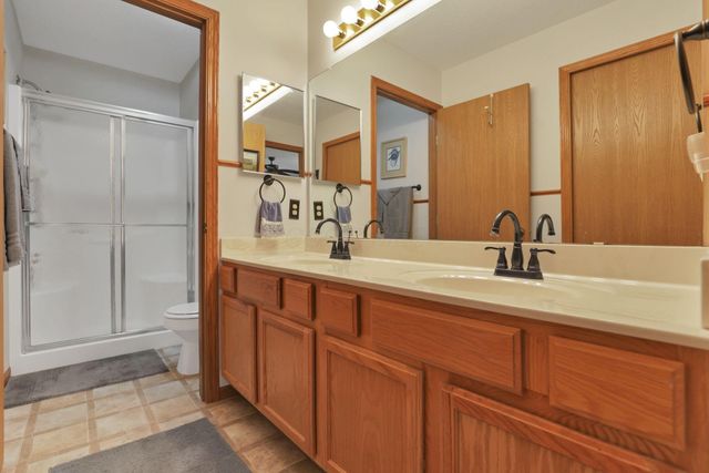 2018 Farmbrook Circle N, Grove City, OH 43123