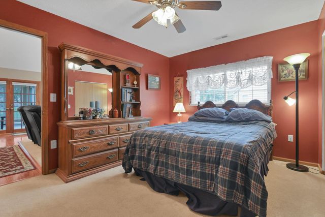 2018 Farmbrook Circle N, Grove City, OH 43123