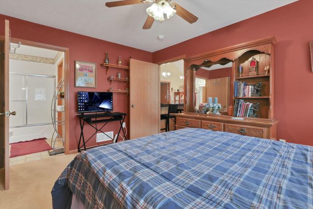 2018 Farmbrook Circle N, Grove City, OH 43123