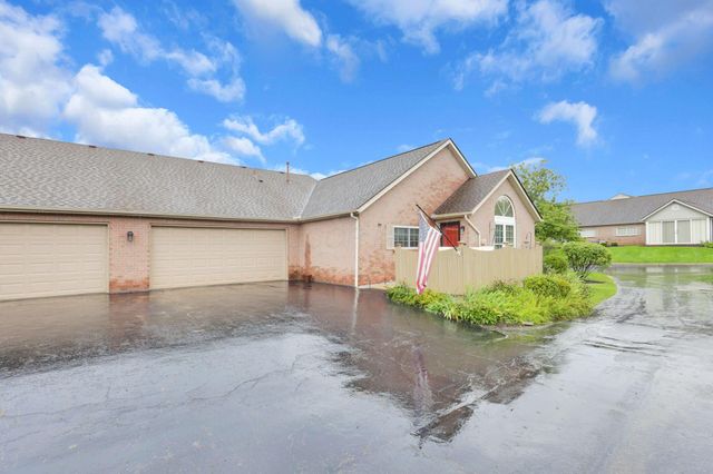 2018 Farmbrook Circle N, Grove City, OH 43123