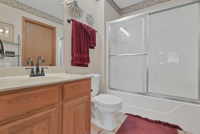 2018 Farmbrook Circle N, Grove City, OH 43123