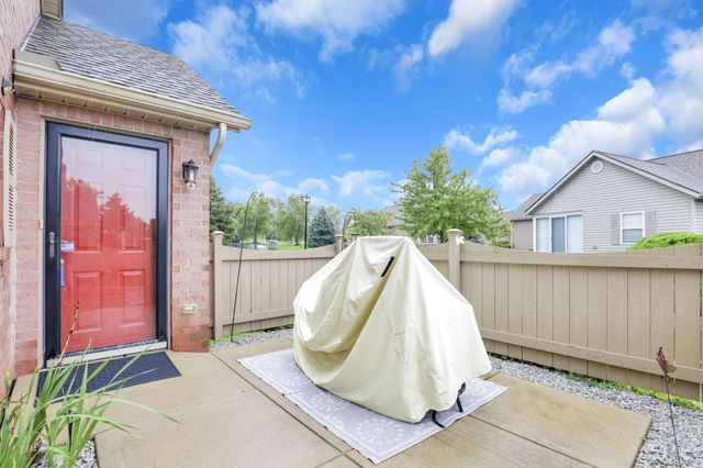 2018 Farmbrook Circle N, Grove City, OH 43123