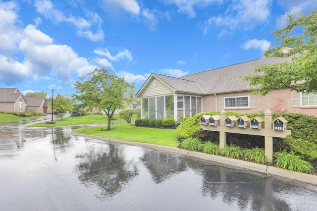 2018 Farmbrook Circle N, Grove City, OH 43123