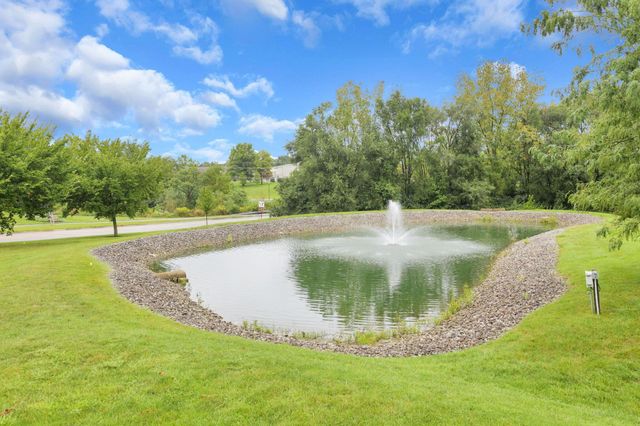 2018 Farmbrook Circle N, Grove City, OH 43123