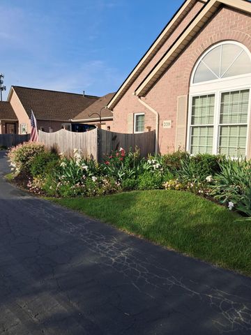 2018 Farmbrook Circle N, Grove City, OH 43123