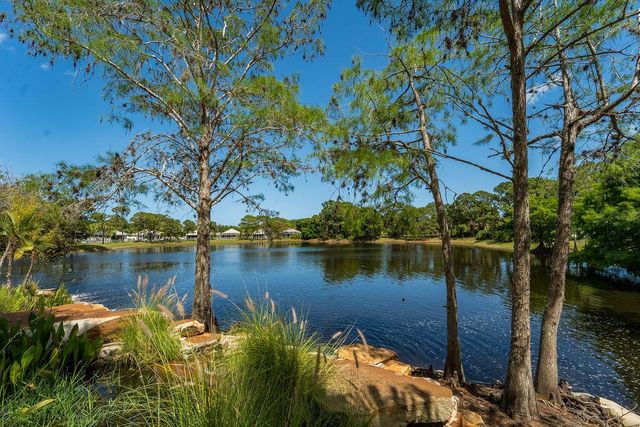 5166 SE Inkwood Way, Hobe Sound, FL 33455