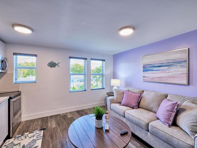 2020 Washington Street 5, Hollywood, FL 33020