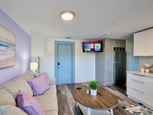 2020 Washington Street 5, Hollywood, FL 33020