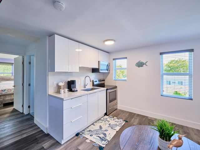 2020 Washington Street 5, Hollywood, FL 33020