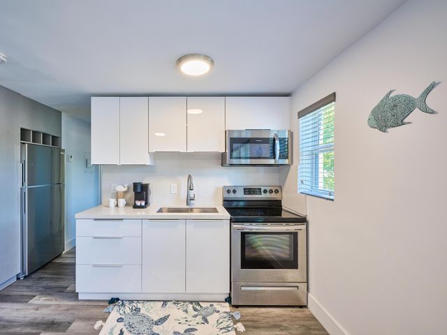 2020 Washington Street 5, Hollywood, FL 33020