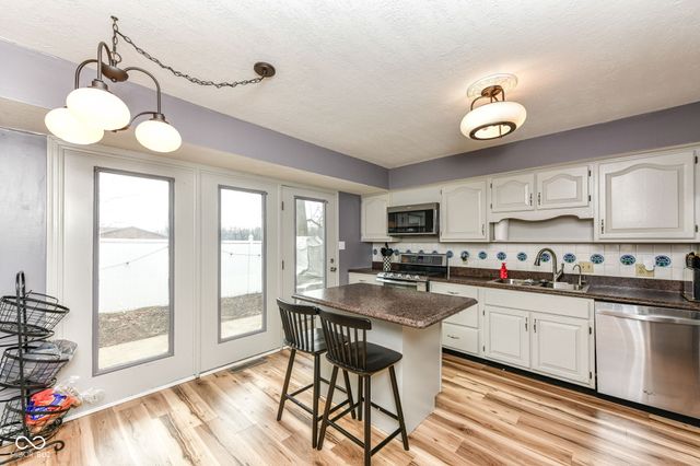 1007 Rolling Barrel Road, Pendleton, IN 46064