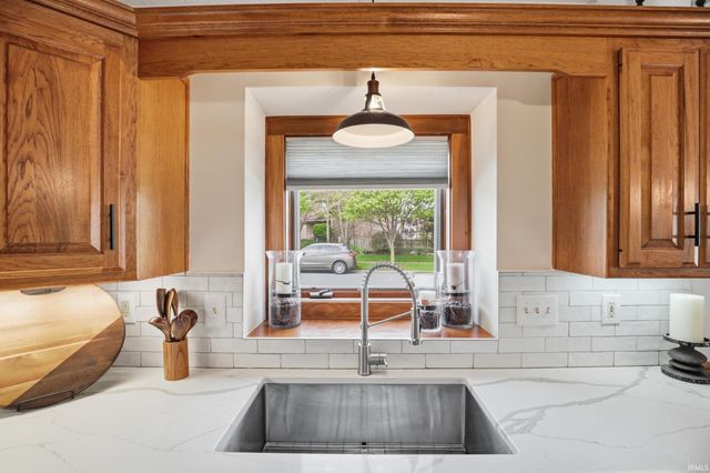 1309 Crooked Creek Parkway, Fort Wayne, IN 46845