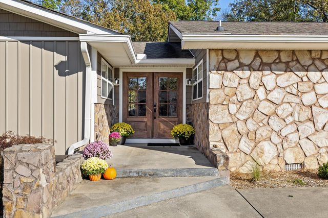 92 S Glade Road, Fort Oglethorpe, GA 30742