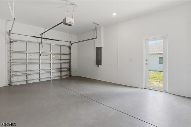 4710 27th ST SW, Lehigh Acres, FL 33973
