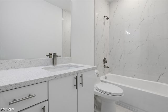 4710 27th ST SW, Lehigh Acres, FL 33973