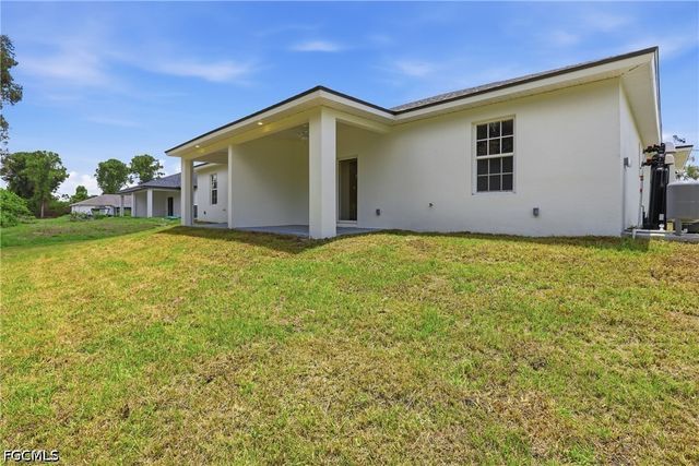 4710 27th ST SW, Lehigh Acres, FL 33973
