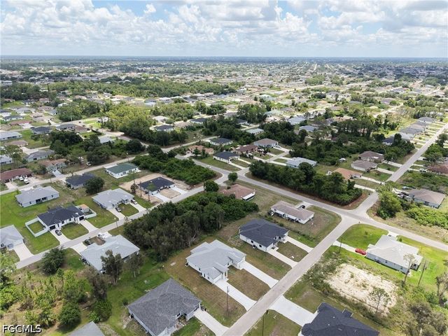 4710 27th ST SW, Lehigh Acres, FL 33973