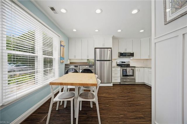 526 Pine Tops CT, Virginia Beach, VA 23451