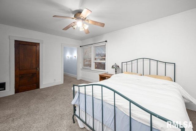 2428 ARLINGTON Avenue, Davenport, IA 52803