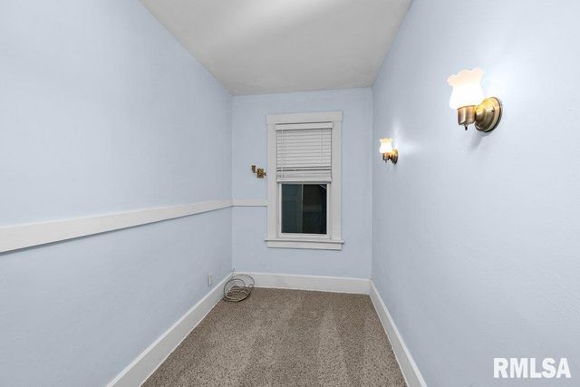 2428 ARLINGTON Avenue, Davenport, IA 52803