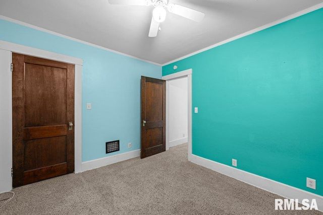 2428 ARLINGTON Avenue, Davenport, IA 52803