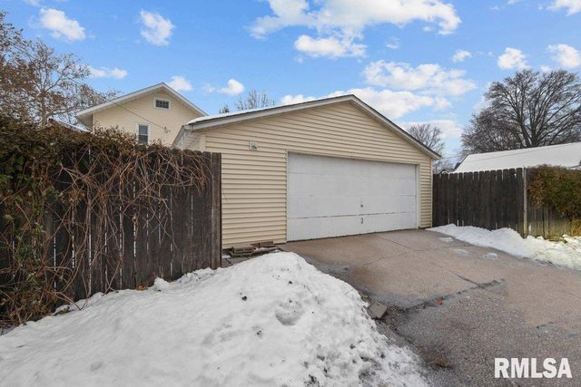 2428 ARLINGTON Avenue, Davenport, IA 52803